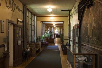 Hotel Mcmenamins Kennedy School Portland